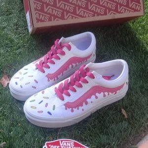 custom donut vans
